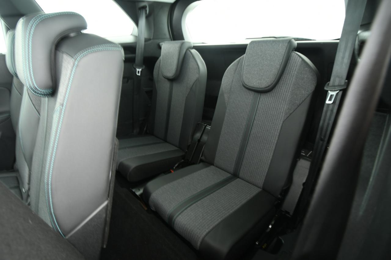 PEUGEOT 5008 1.5 bluehdi Allure s&s 130cv CAMERA+APP CONNECT