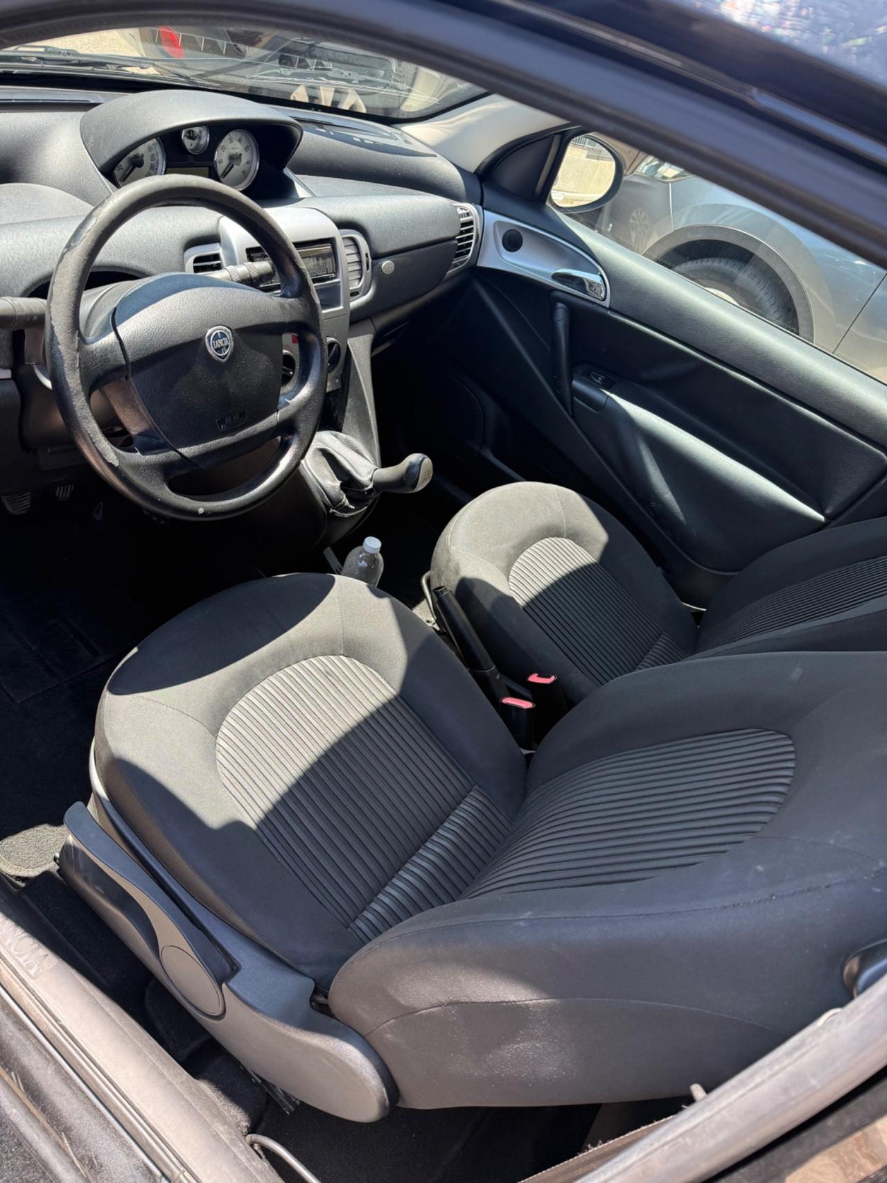 Lancia Ypsilon 1.3 MJT 75 CV Diva