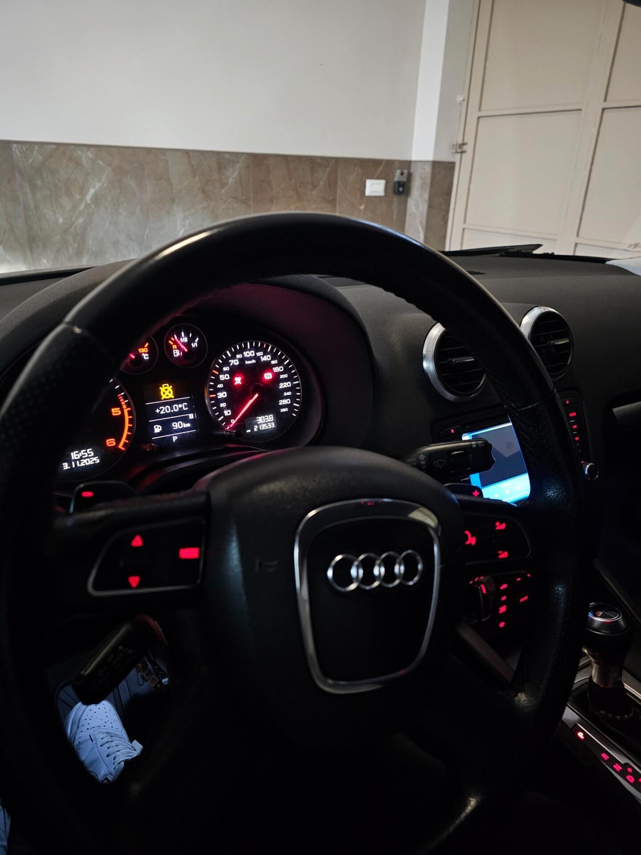 Audi A3 1.6 TDI 105 CV S tronic S-LINE