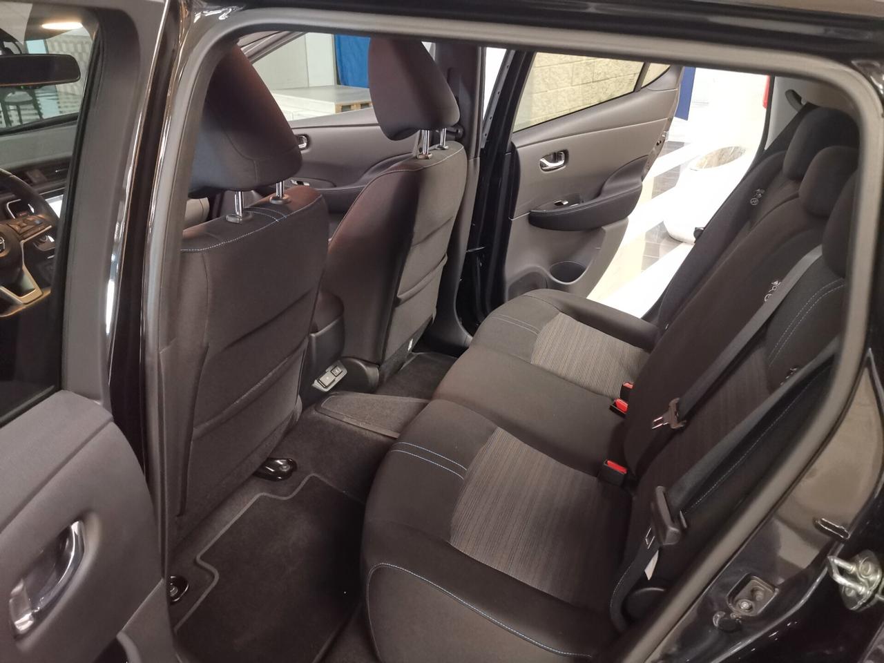 Nissan Leaf N-Connecta 40 kWh 06/2021