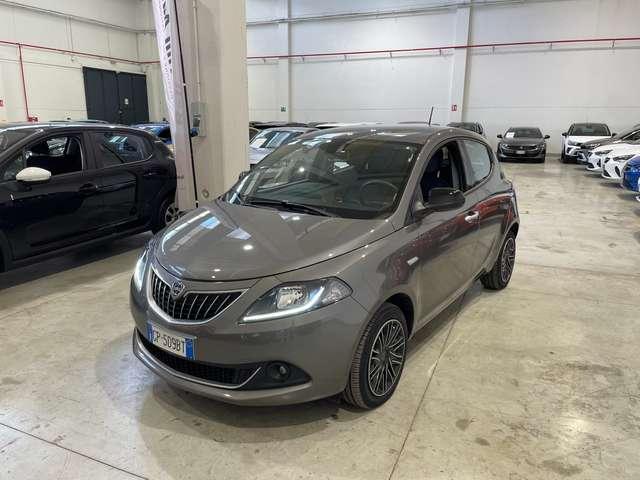 Lancia Ypsilon 1.0 firefly hybrid 69cv Gold Plus