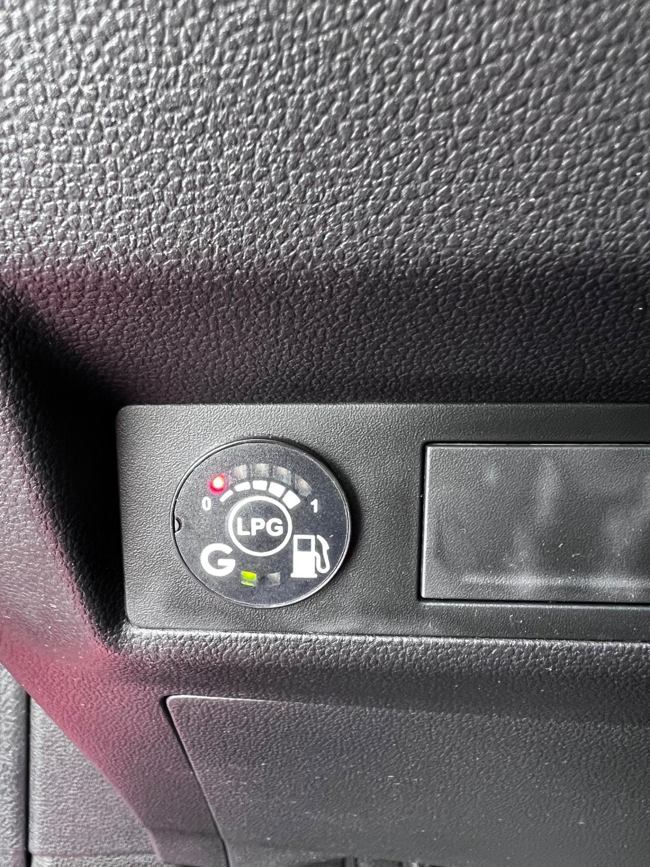 Renault Captur TCe 100 CV GPL FAP Intens