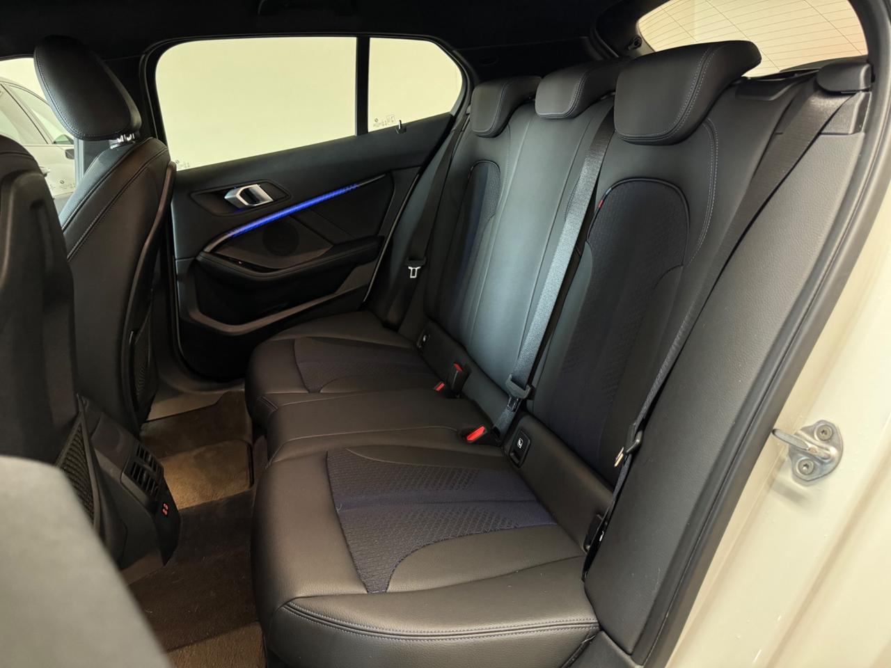 Bmw 116 116d 5p. Msport