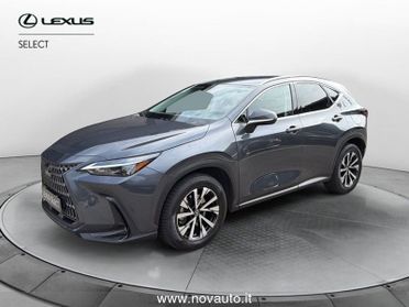 Lexus NX Hybrid Premium 4WD MY22