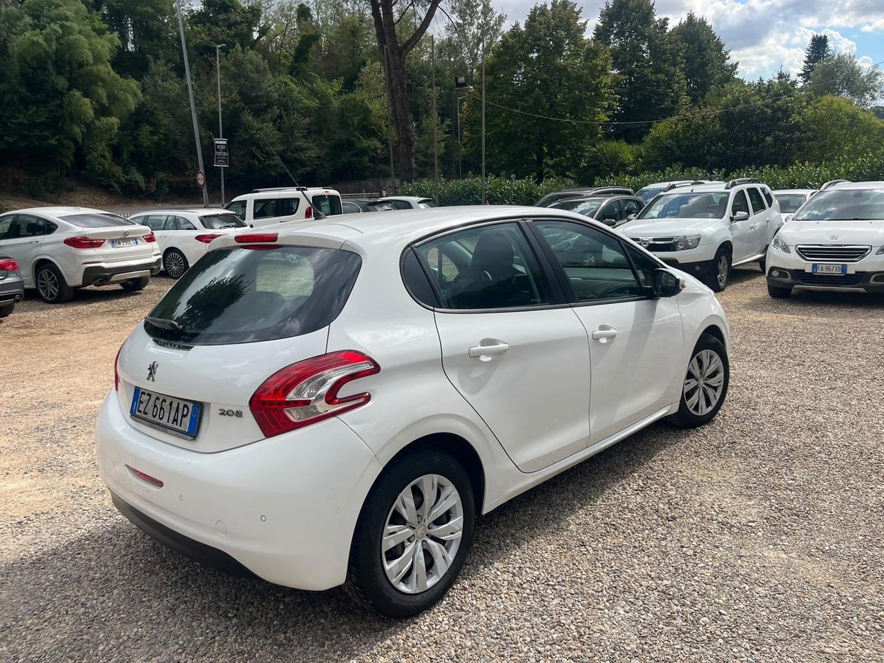 Peugeot 208 1.4 HDi 68 CV 5 porte Allure