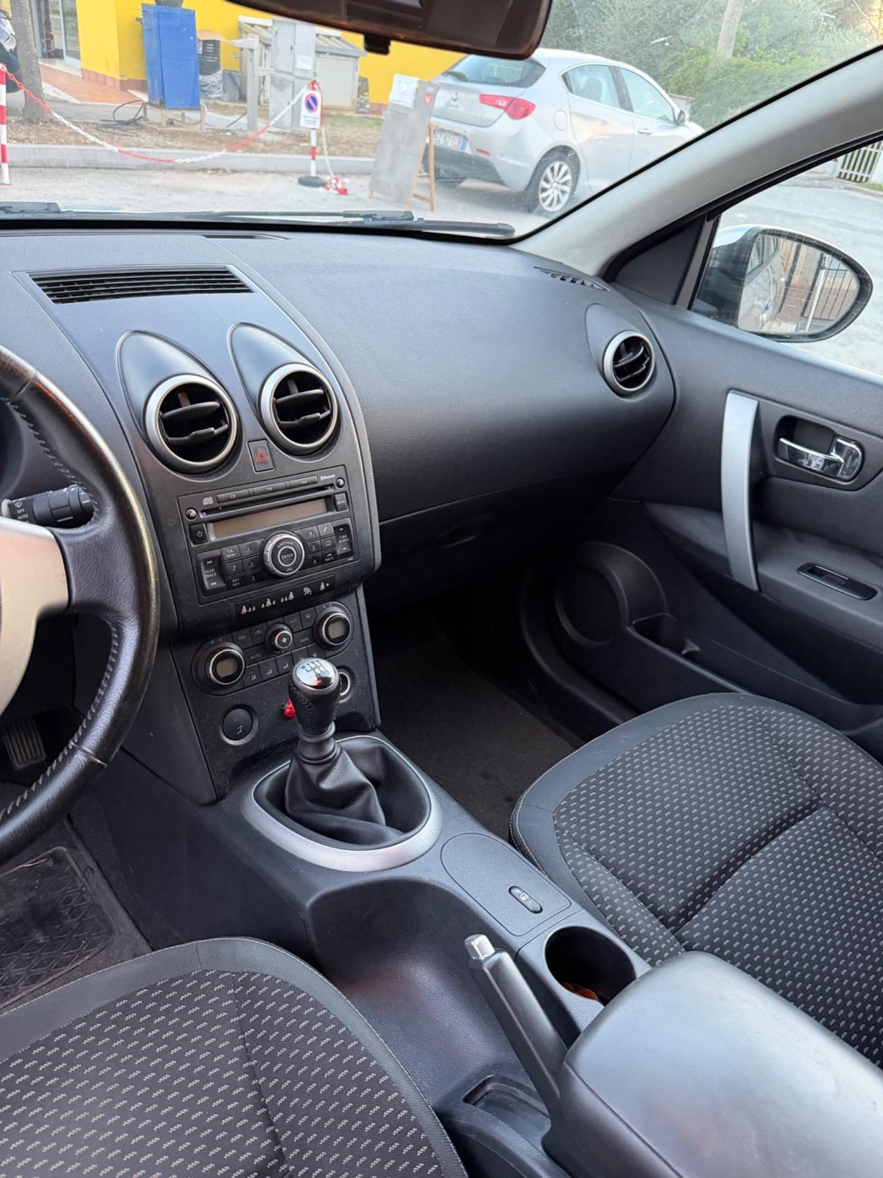 Nissan Qashqai 1.5 dCi Tekna NEOPATENTATI PRONTA CONSEGNA