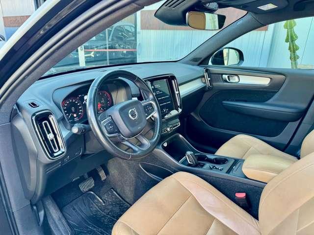 Volvo XC40 D4 AWD Geartronic Momentum
