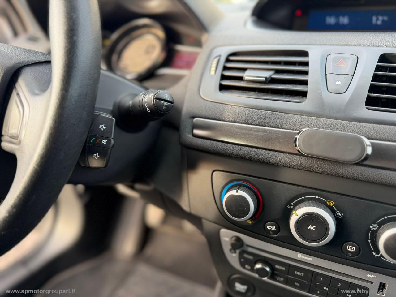 RENAULT Mégane 1.5 dCi 110 CV SporTour DYNAMIQUE