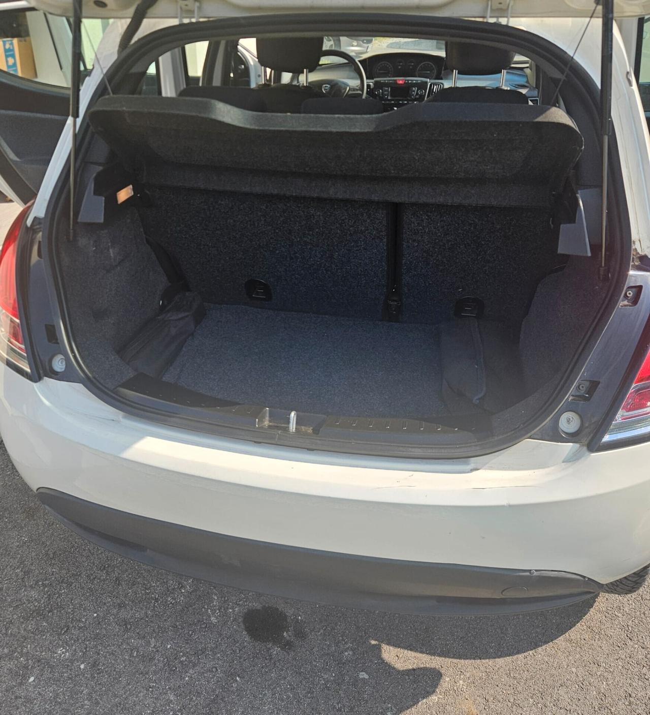 Lancia Ypsilon 1.2 69 CV 5 porte GPL Ecochic Gold