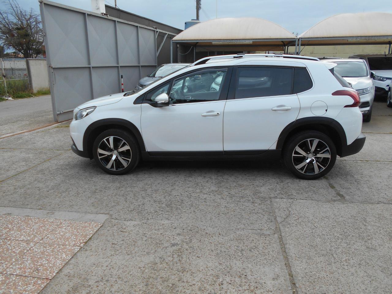 Peugeot 2008 BlueHDi 100 S&S Black Matt