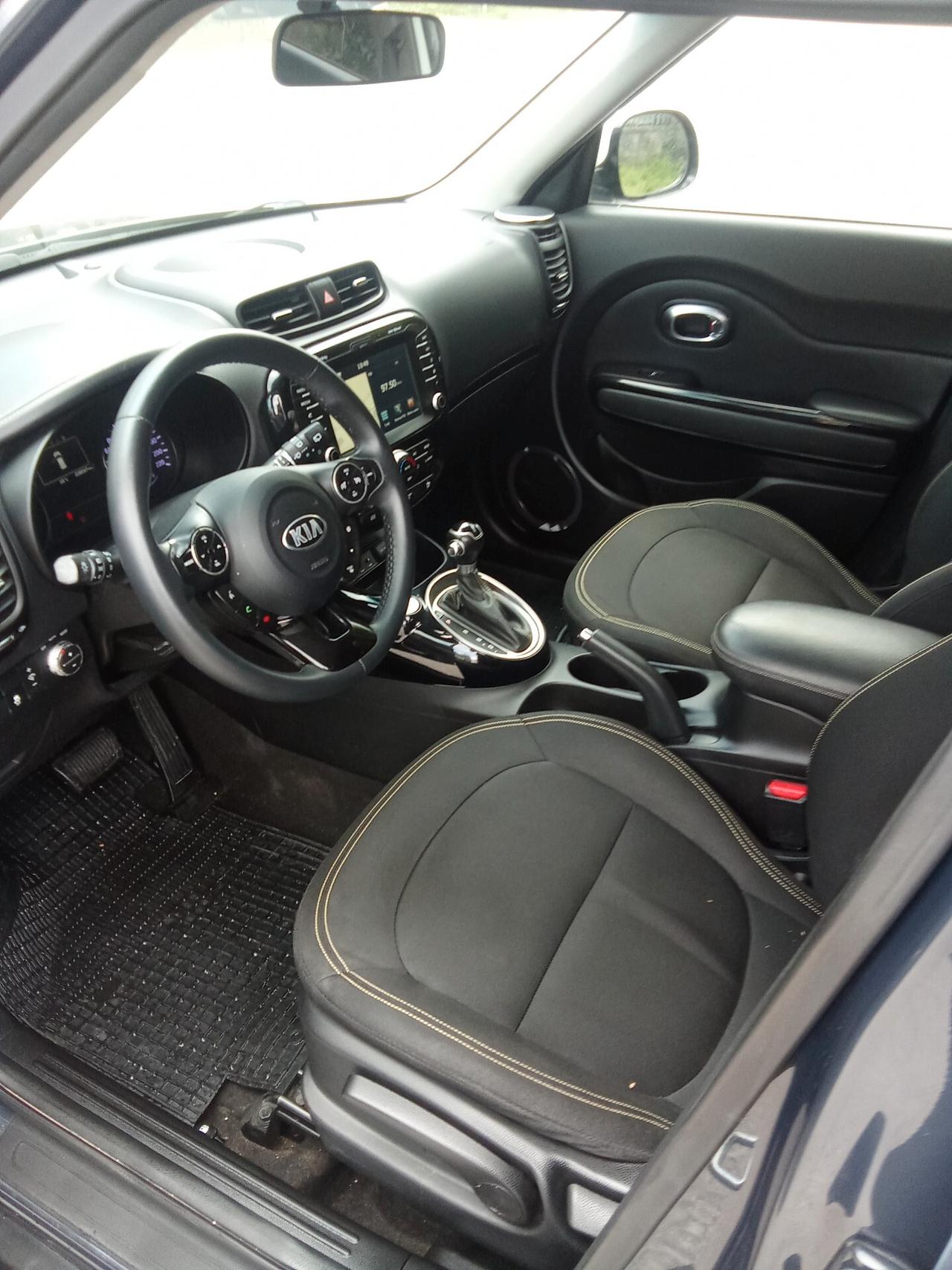 Kia Soul 1.6 CRDi automatico 014