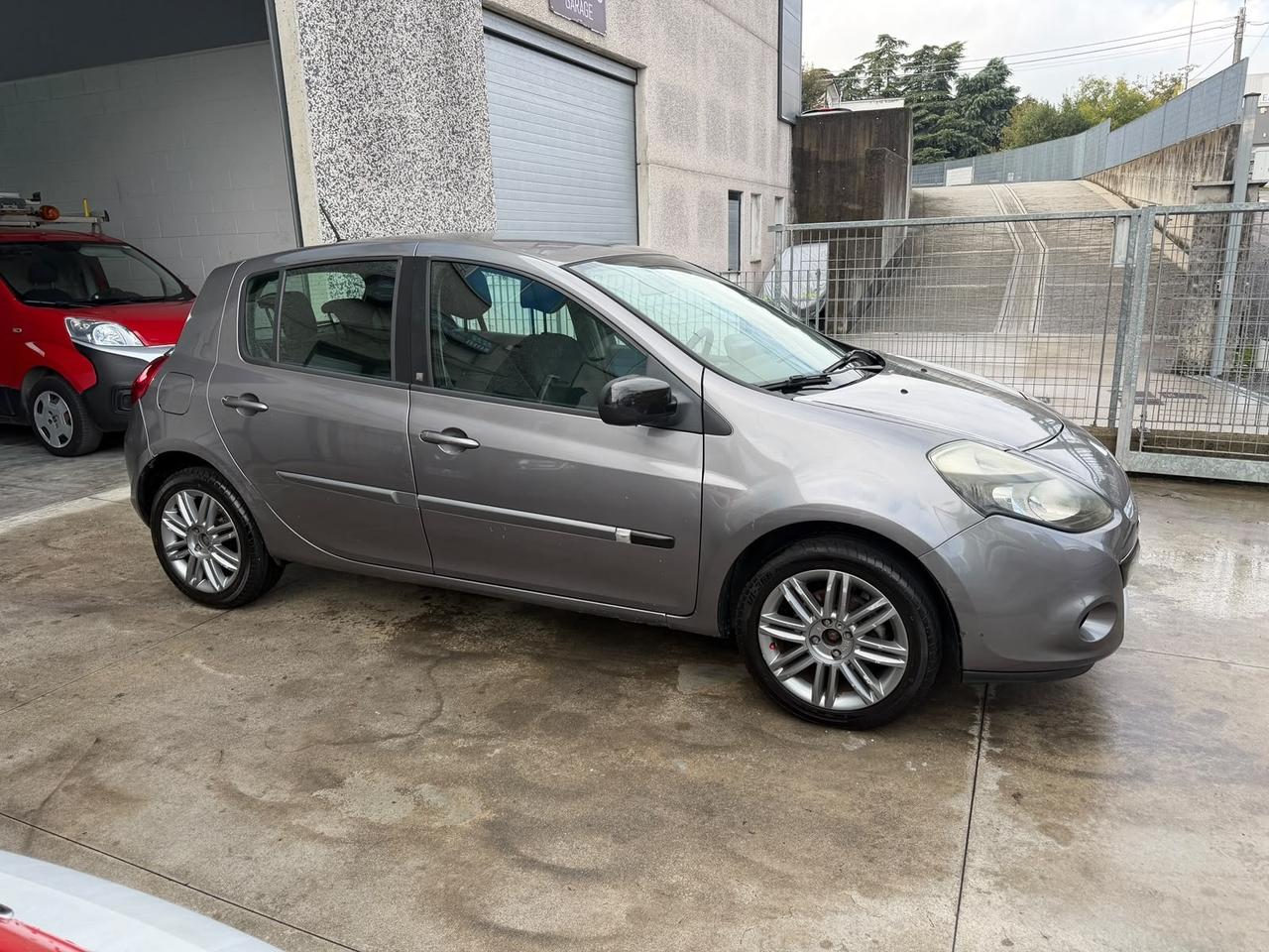 Renault Clio 1.2 16V 5 porte Luxe