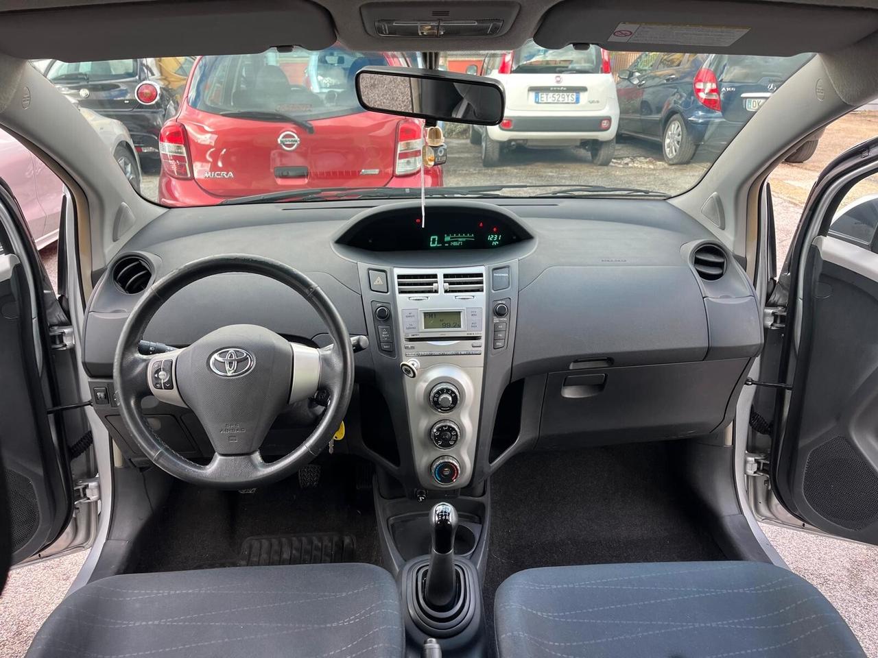 Toyota Yaris 1.0 5 porte Sol