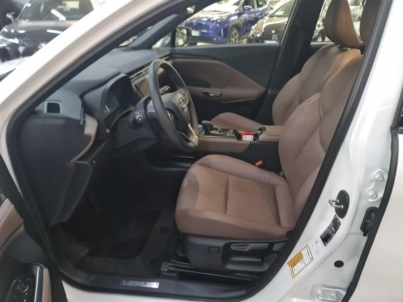 Lexus LBX 1.5 Hybrid 136 Elegant 2WD