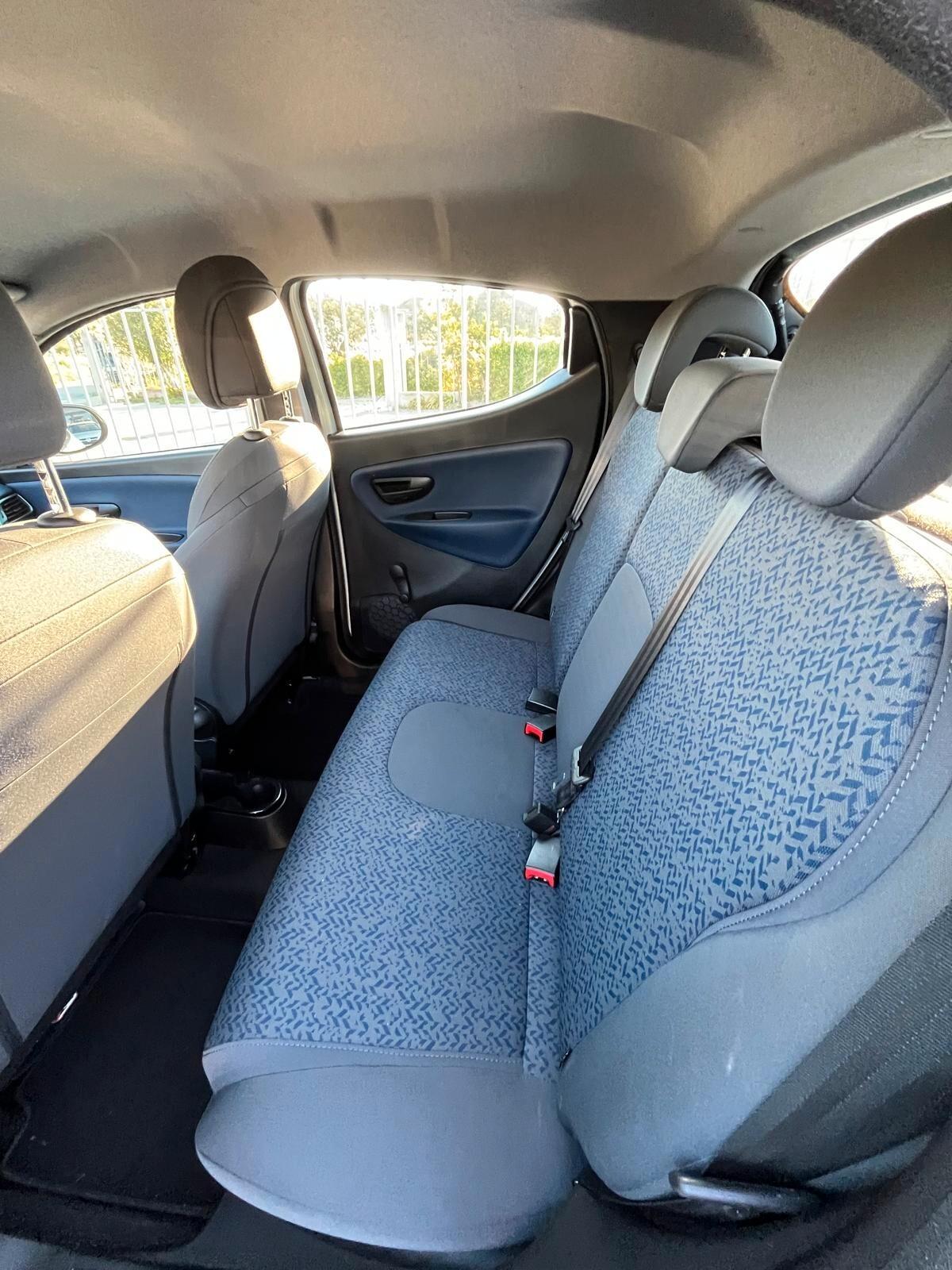 Lancia Ypsilon 1.0 FireFly 5 porte S&S Hybrid Gold