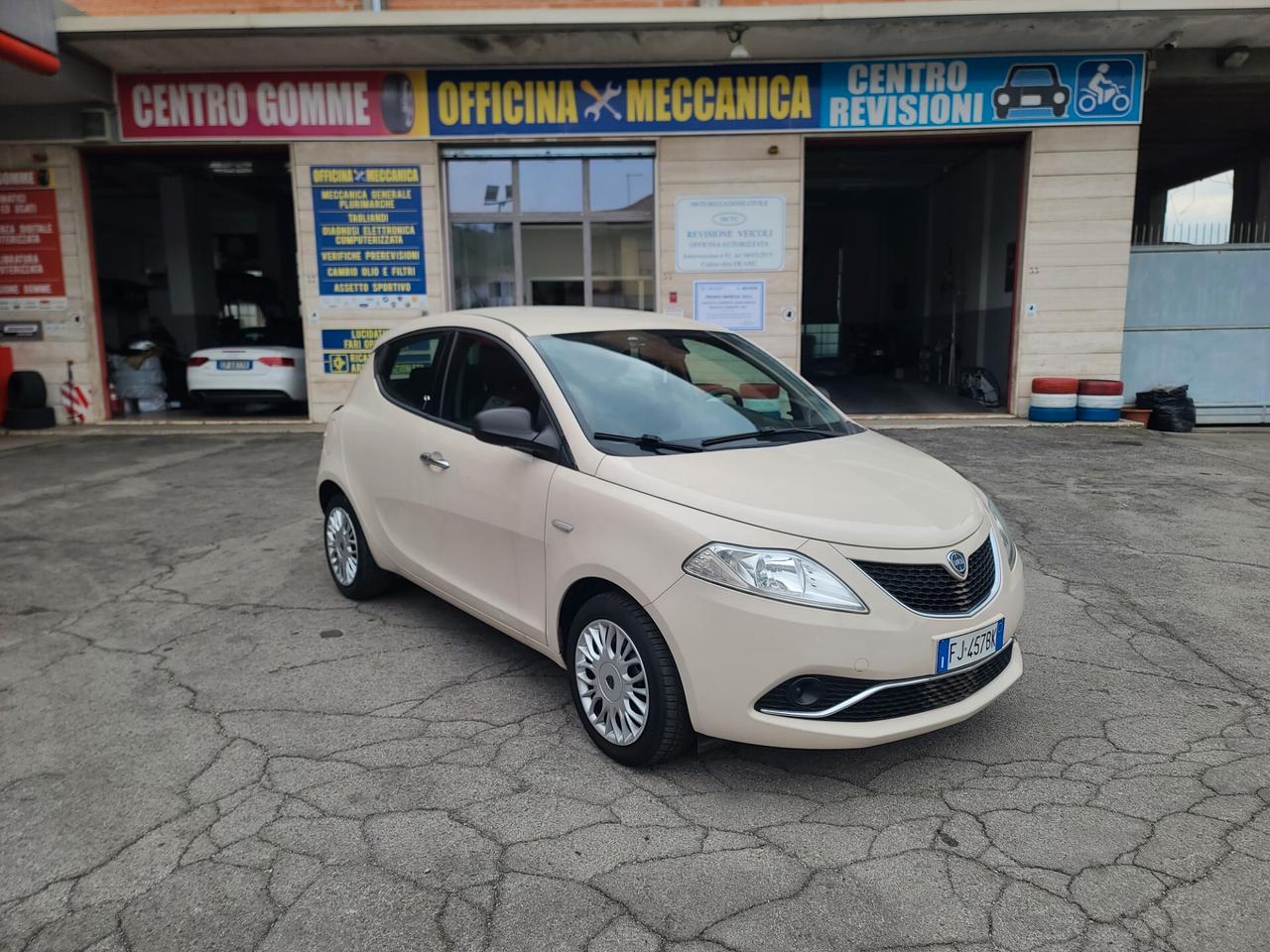 Lancia Ypsilon 1.2 Gold OK NEO solo 90mila KM