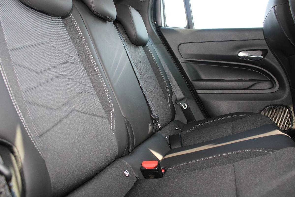 Jeep Avenger 1.2 t. Altitude fwd 100cv con CarPlay