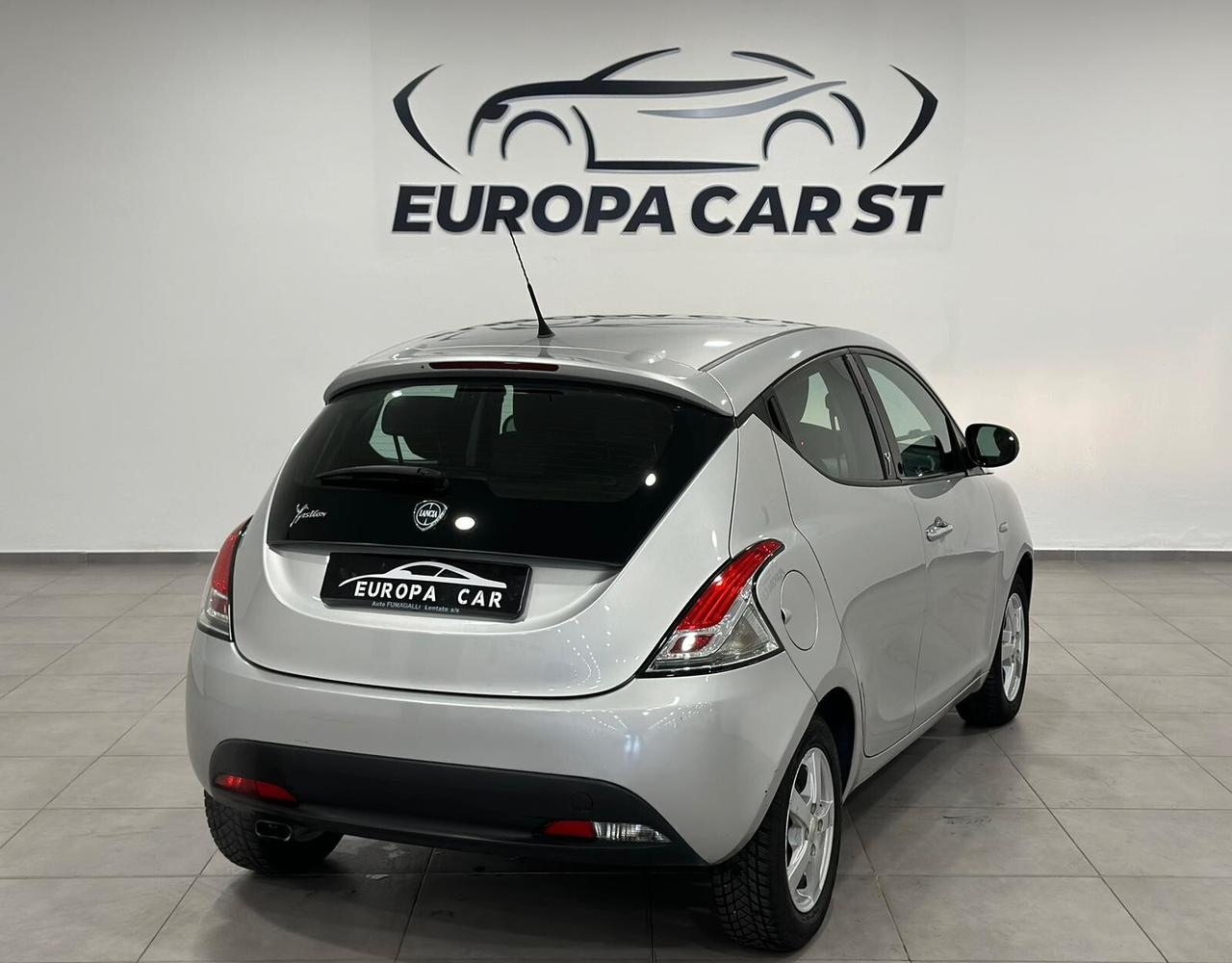 Lancia Ypsilon 1.2 69 CV 5 porte Gold