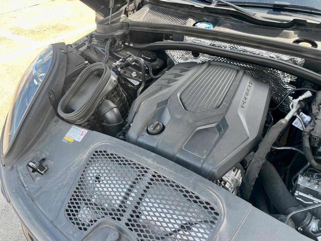 Porsche Macan 2.0 *** VEICOLO SINISTRATO VA IN MOTO ***