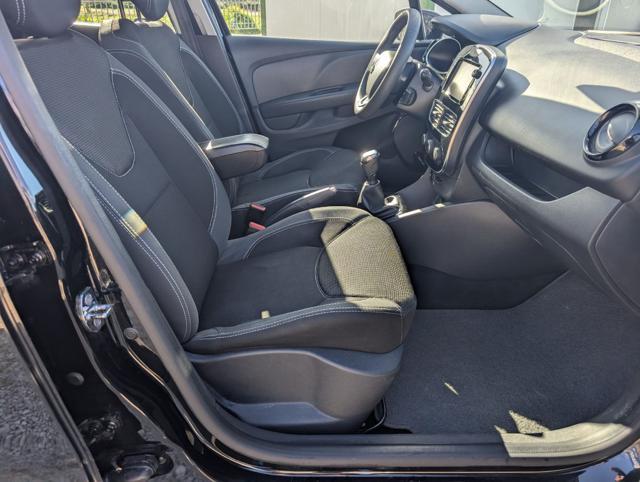 RENAULT Clio Clio 1.2 16v 5P Business 75cv