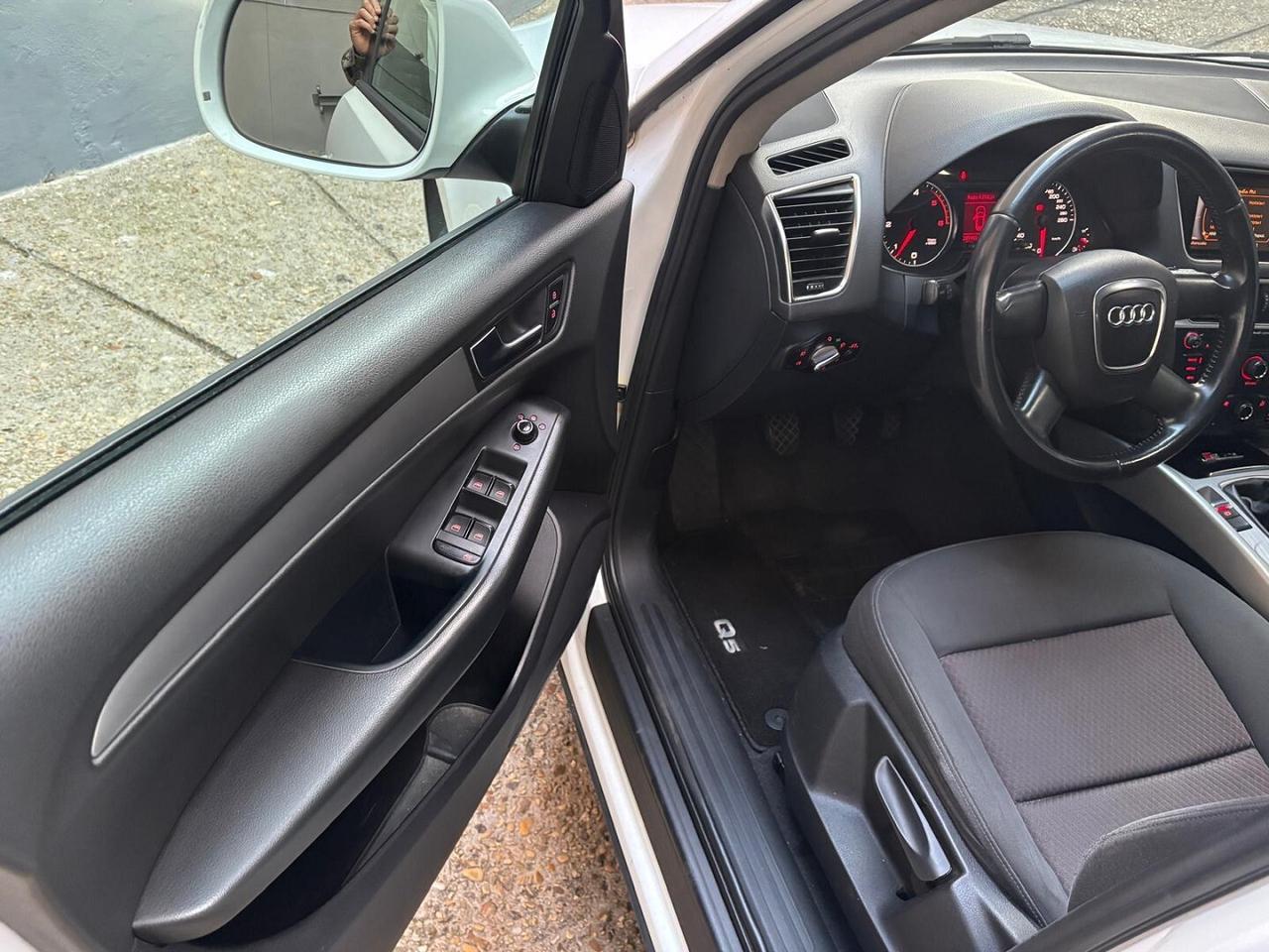 AUDI Q5 2.0 TDi