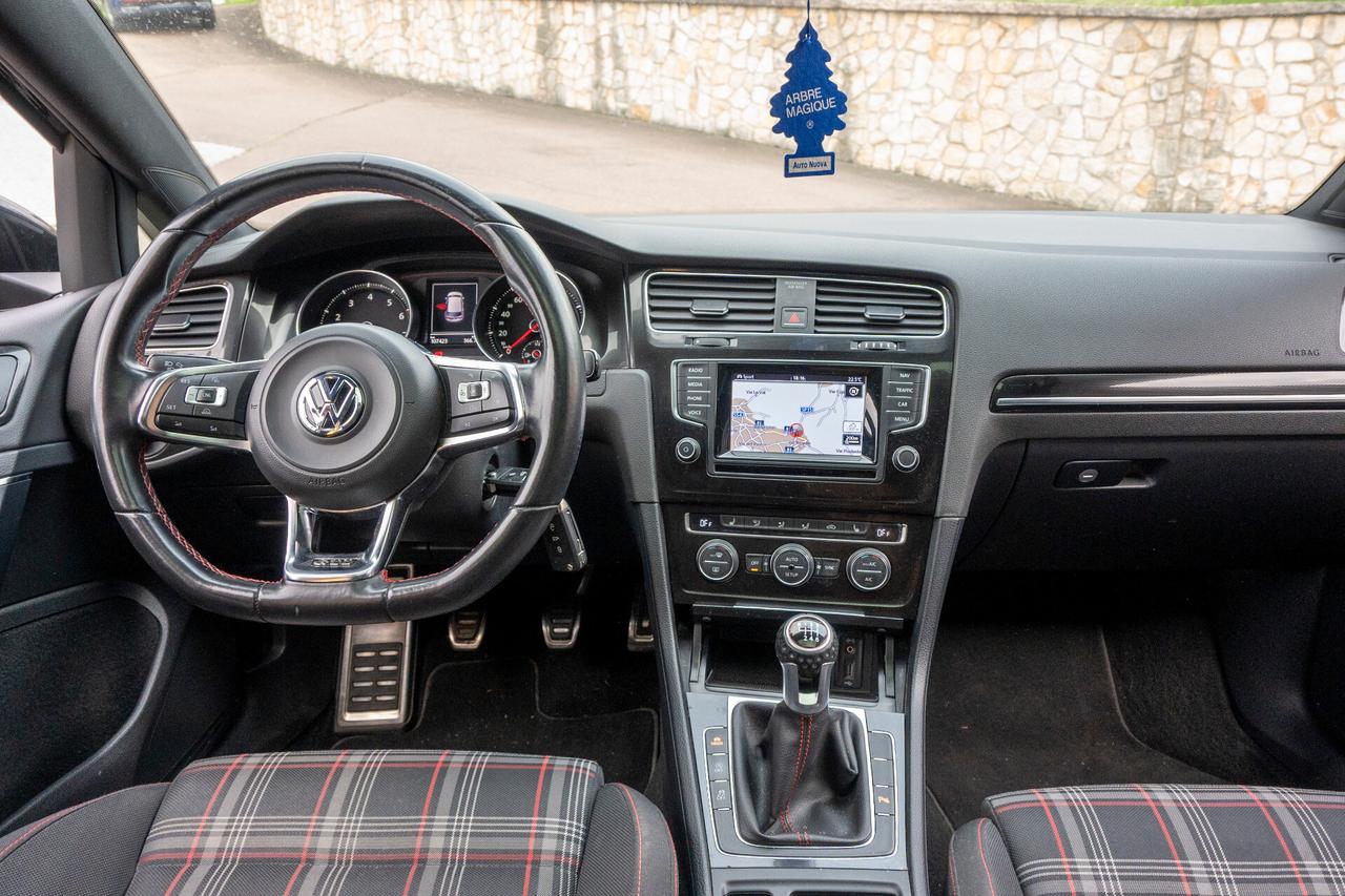 VW Golf GTI VII 2.0 TSI 220CV 5p GANCIO