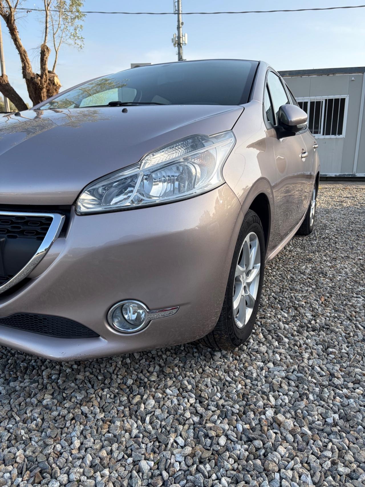 Peugeot 208 1.2 VTi 82 CV 5 porte Allure