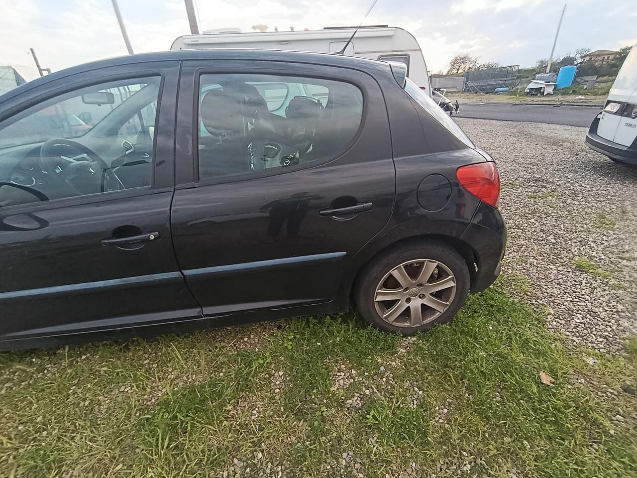 Peugeot 207 1.6 HDi 110CV 5p. Féline
