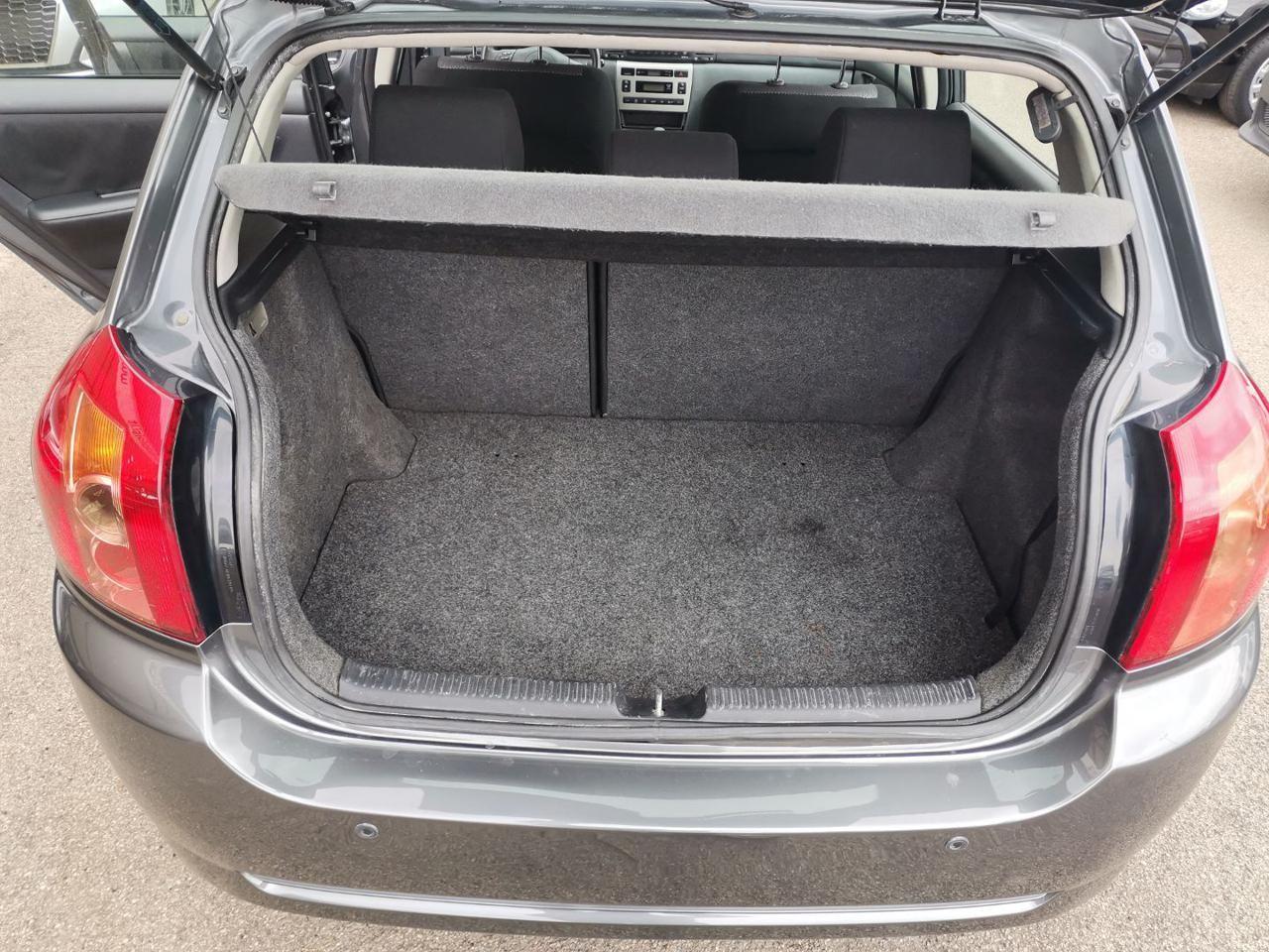 Toyota Corolla 1.4 D-4D M-MT 5 porte Sol ESP