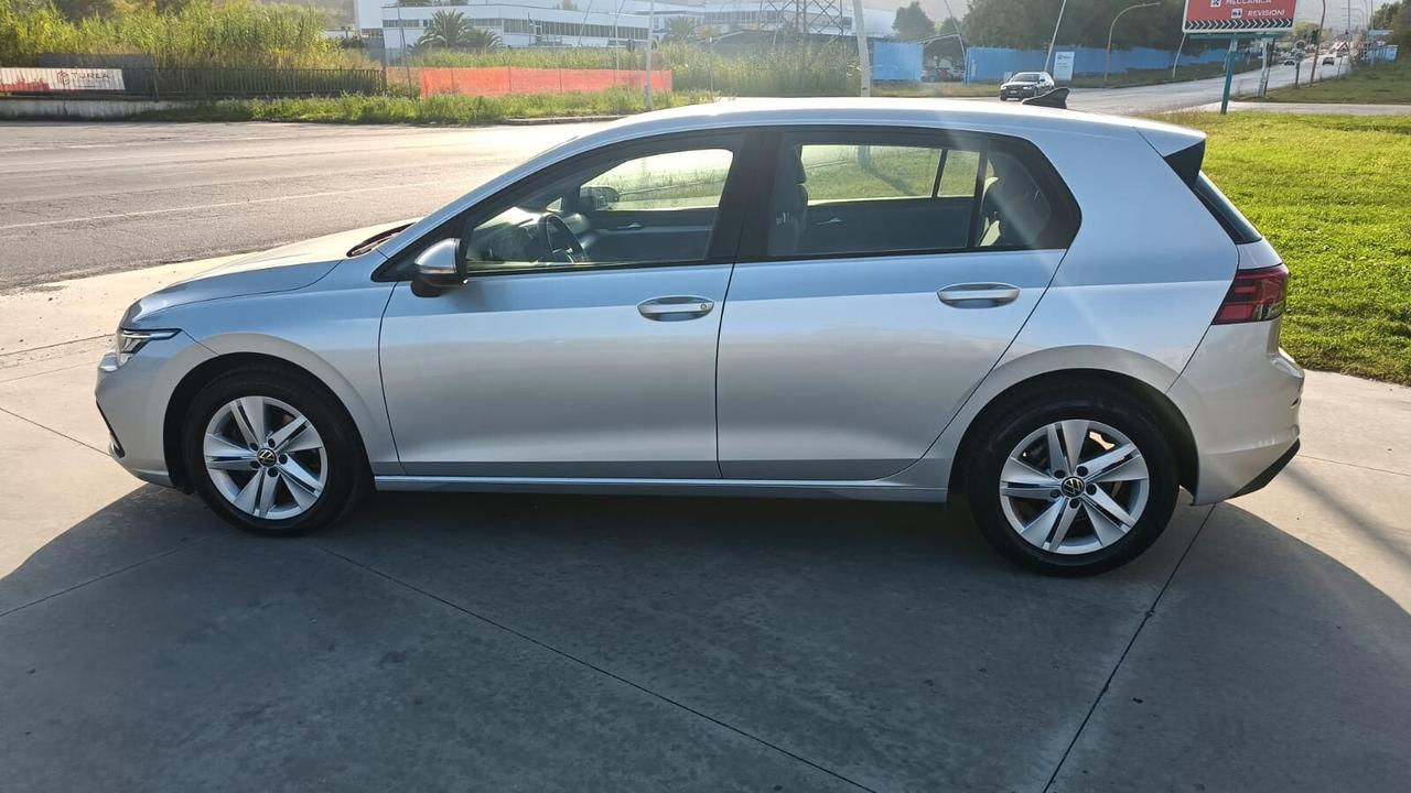 Volkswagen Golf 8 2.0 TDI 115 CV SCR Life