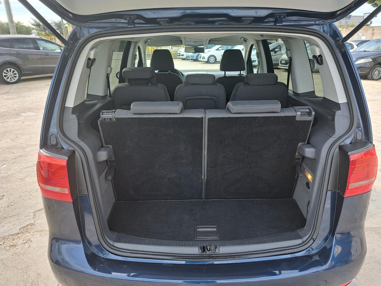 Volkswagen Touran 1.6 TDI DSG - 2012 7 POSTI