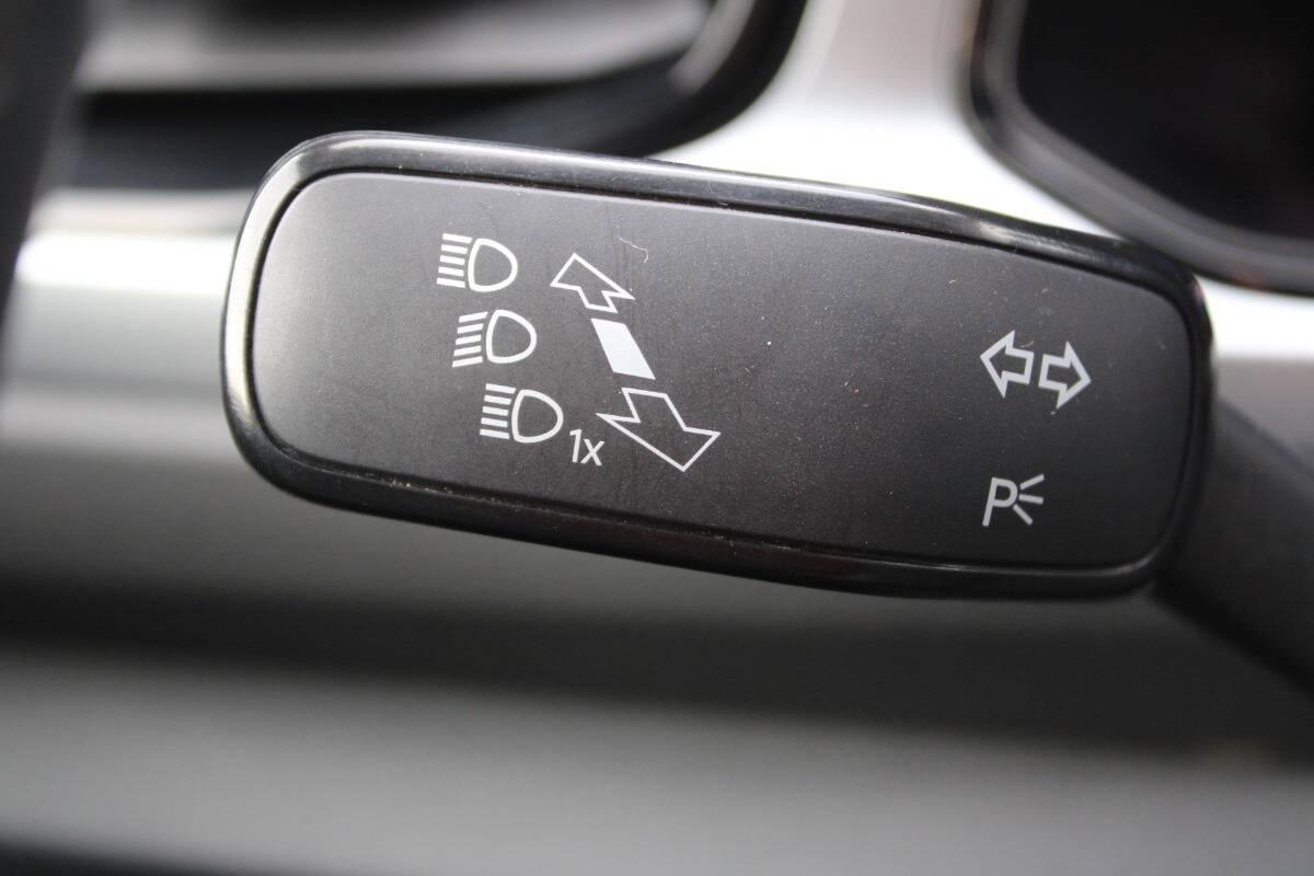 Volkswagen T-Roc 1.0 tsi 110cv Con CarPlay