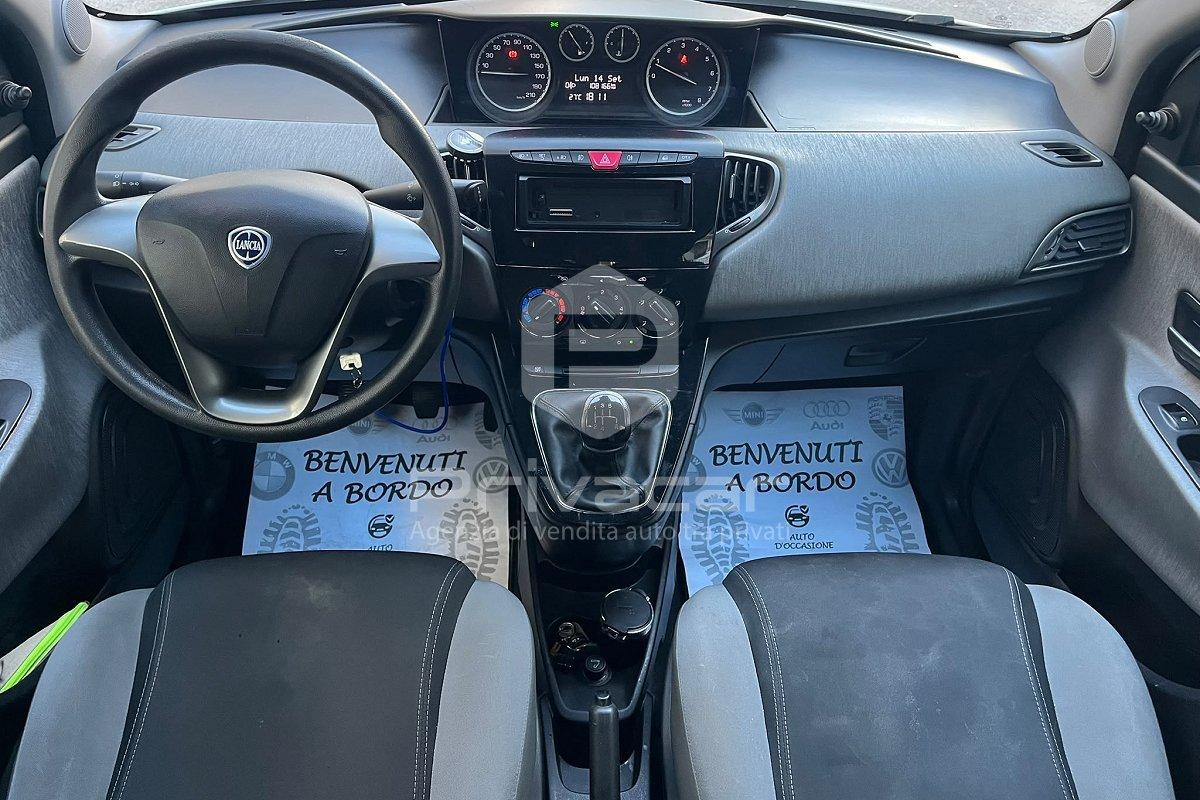 LANCIA Ypsilon 1.2 69 CV 5 porte Silver