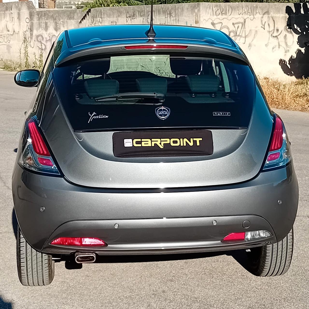 Lancia Ypsilon 1.0 FireFly 5 porte S&S Hybrid Ecochic Silver