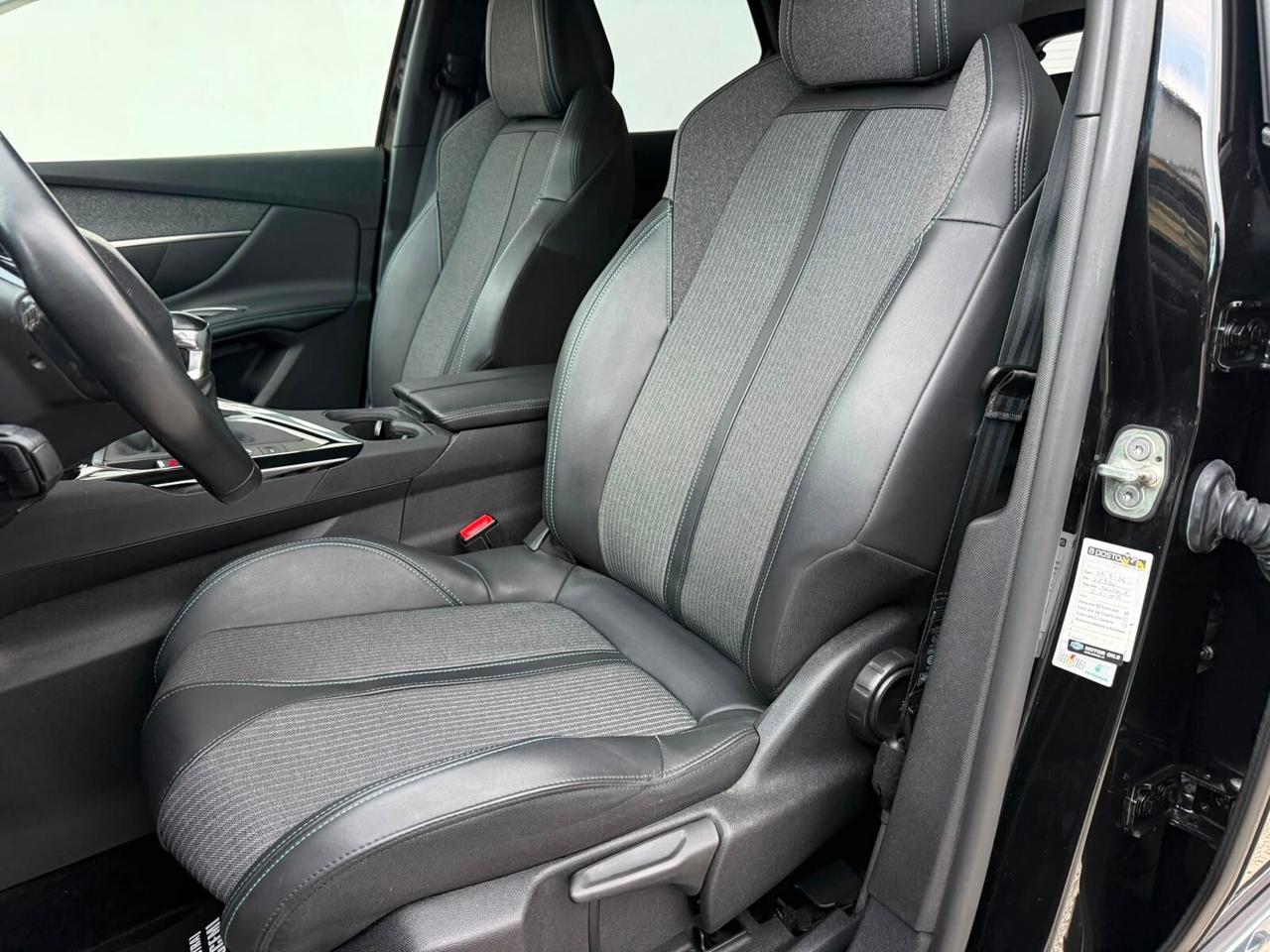 Peugeot 3008 BlueHDi 130 S&S Allure Pack 2022
