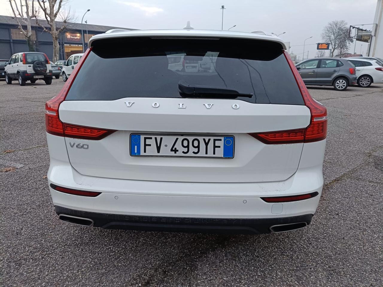 Volvo V60 Cross Country D4 AWD Geartronic Business Plus