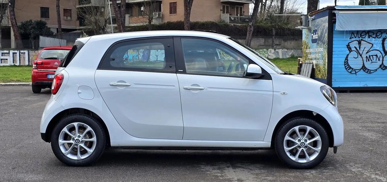 Smart ForFour 1.0 Passion 71cv Navi LED
