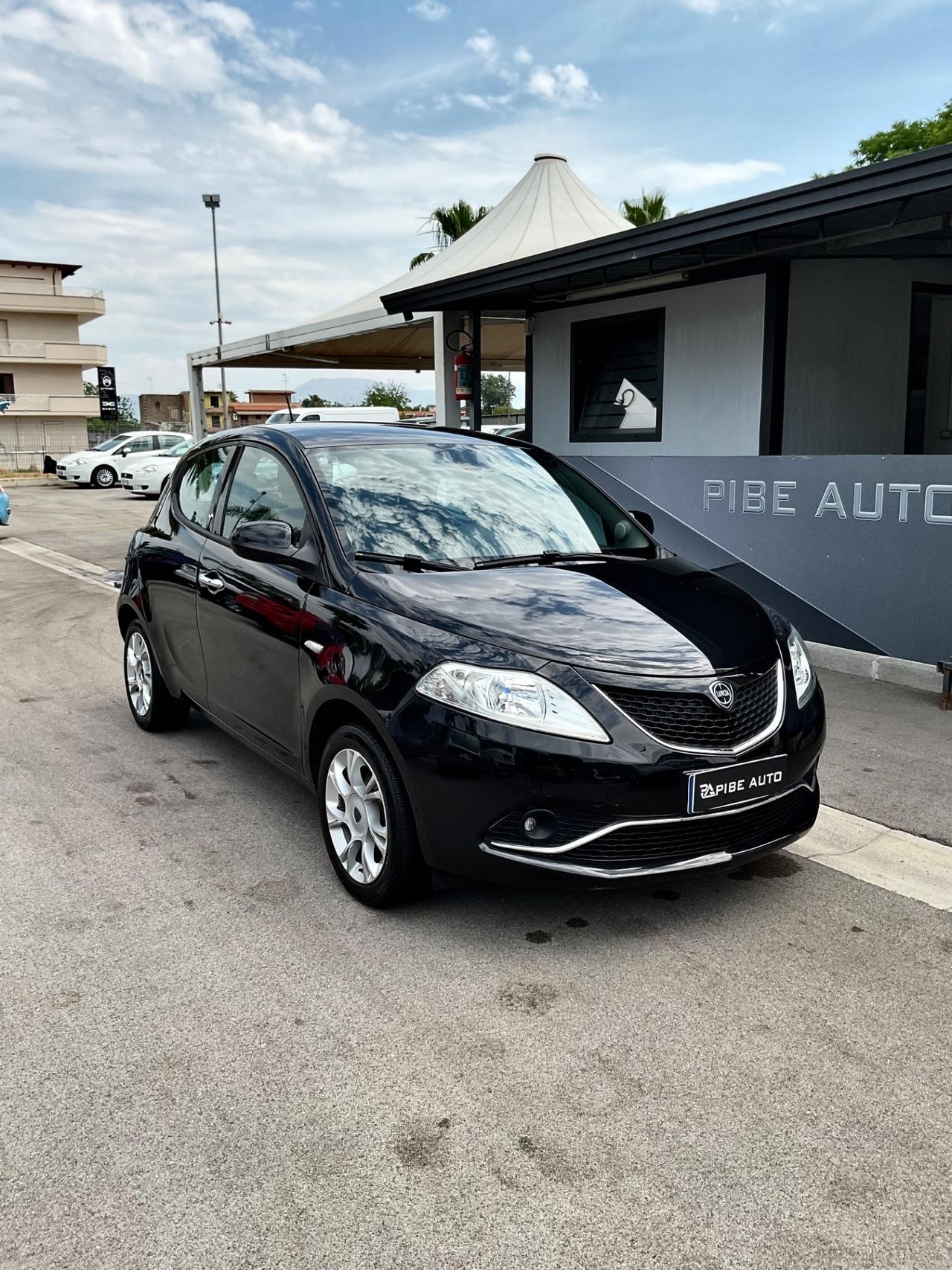 Lancia Ypsilon 1.2 69 CV 5 porte Platinum