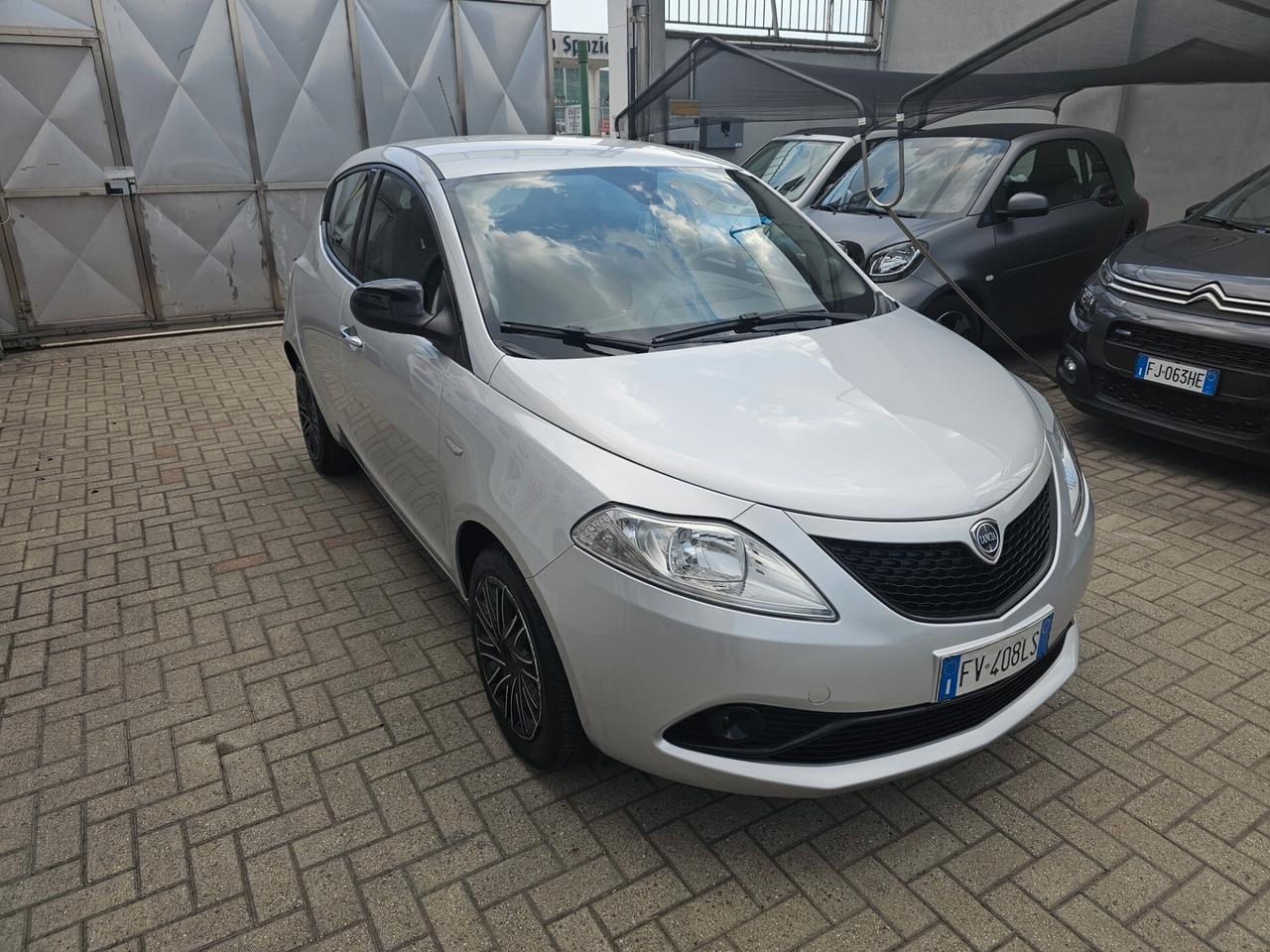 Lancia Ypsilon 1.2 69 CV 5 porte S&S Platinum - Unico proprietario