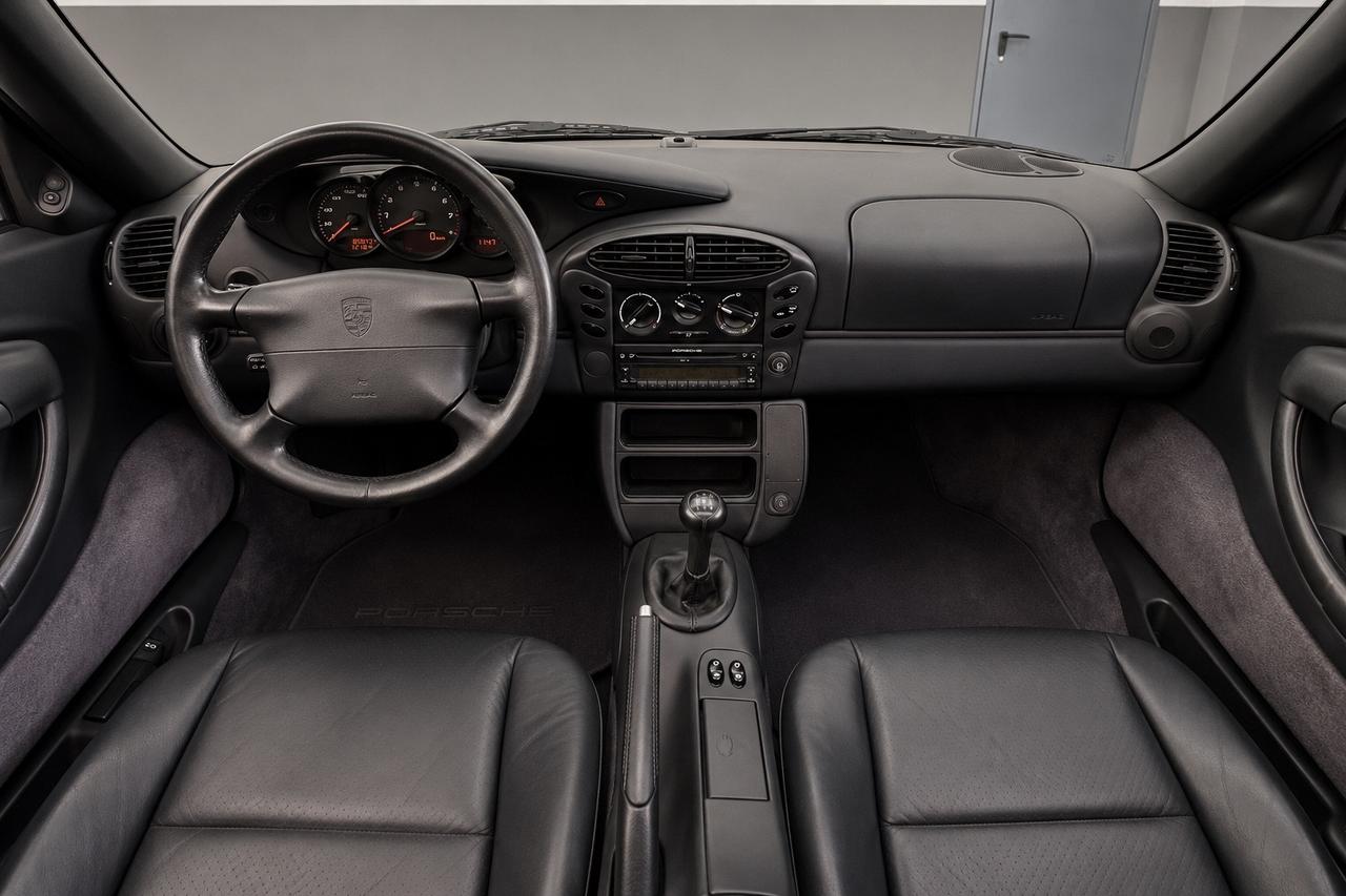 Porsche Boxster 2.5i 24V cat