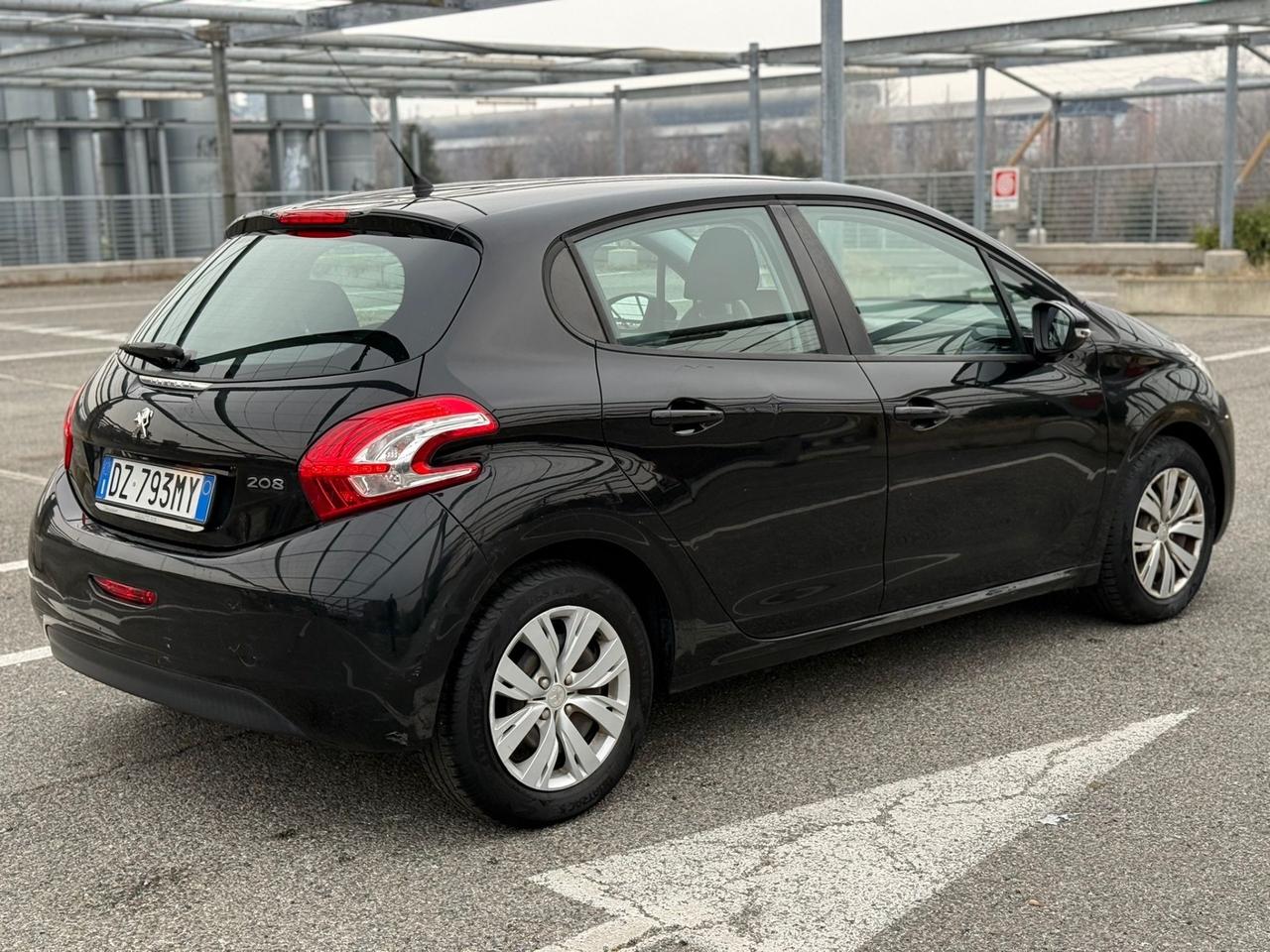 Peugeot 208 PureTech 82 5 porte Allure