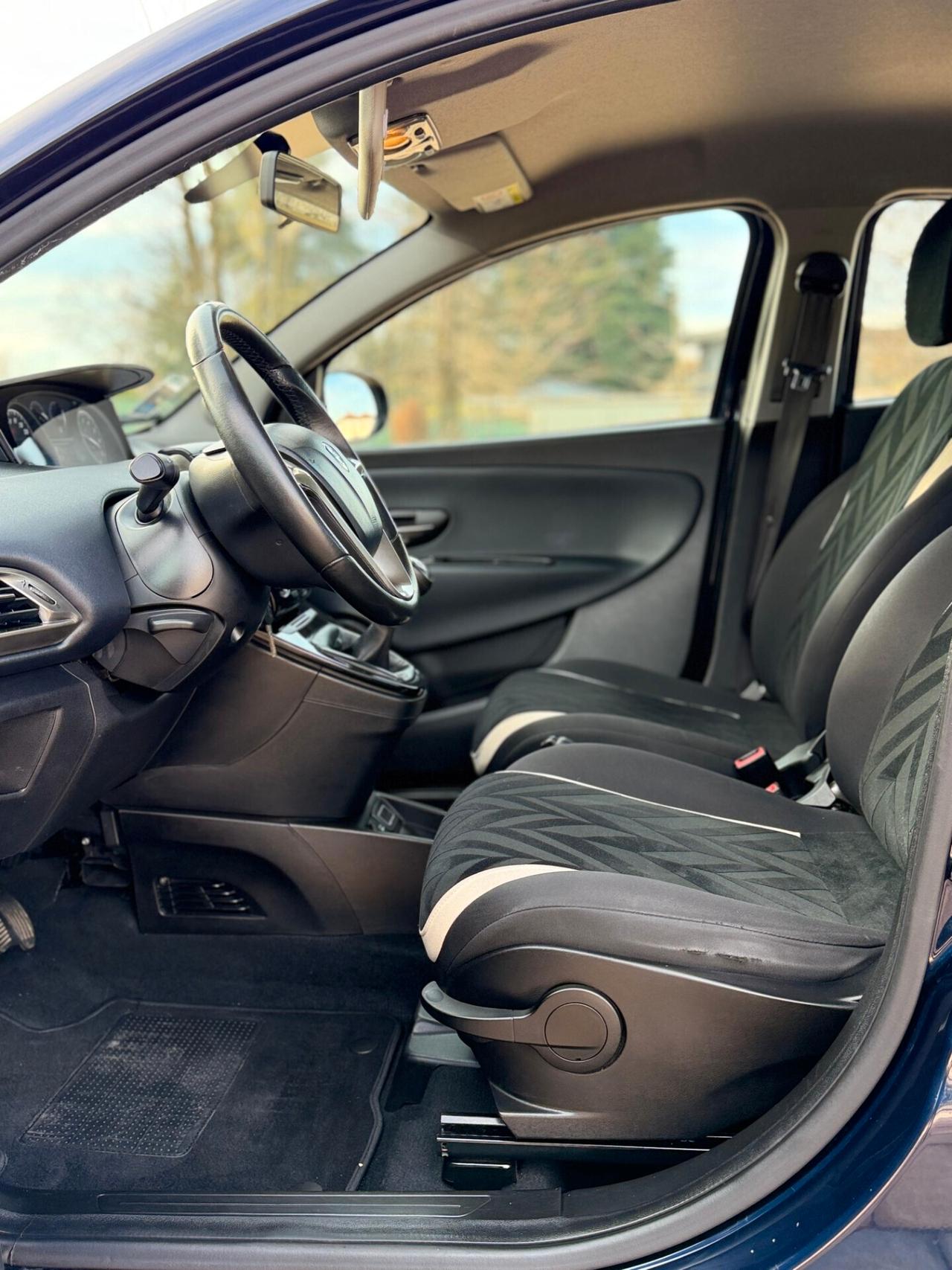 Lancia Ypsilon 1.2 69 CV 5 porte GPL Ecochic Platinum