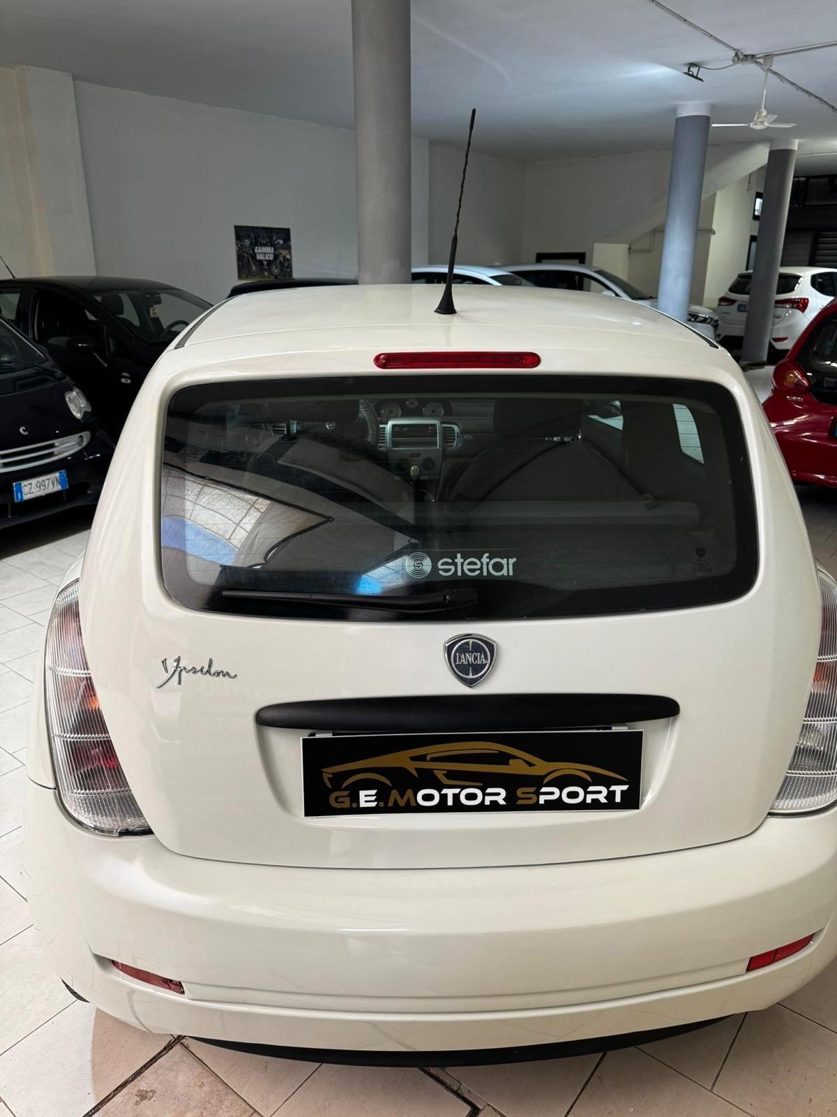 Lancia Ypsilon 1.4 Argento Ecochic GPL