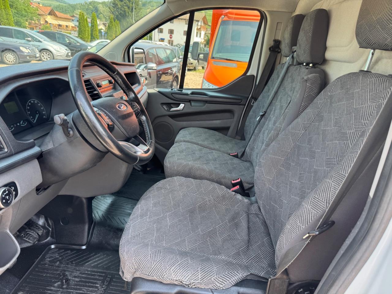 Ford Tourneo Custom AUTOCARRO