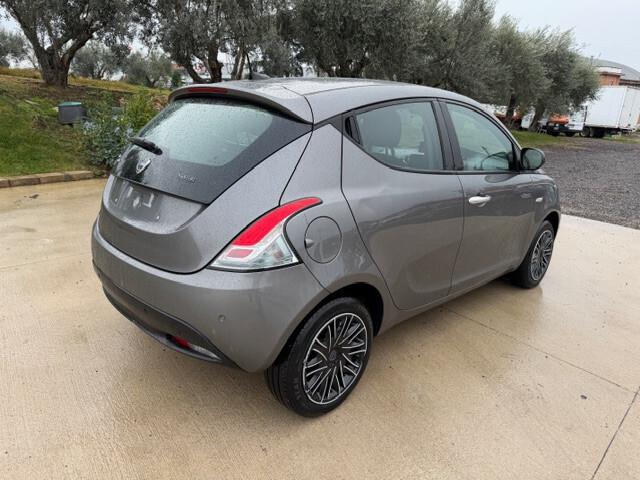 Lancia Ypsilon 1.0 FireFly 5 porte S&S Hybrid Gold