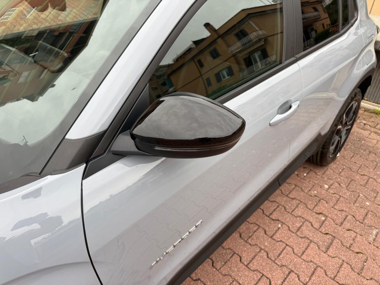 Jeep Avenger 1.2 e-Hybrid 110 cv MHEV Summit