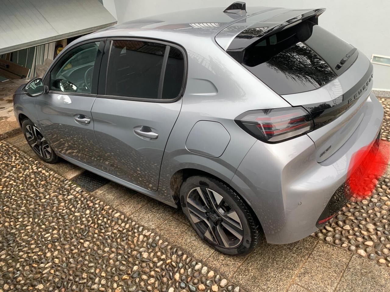 Peugeot 208 PureTech 100 Stop&Start 5 porte Allure