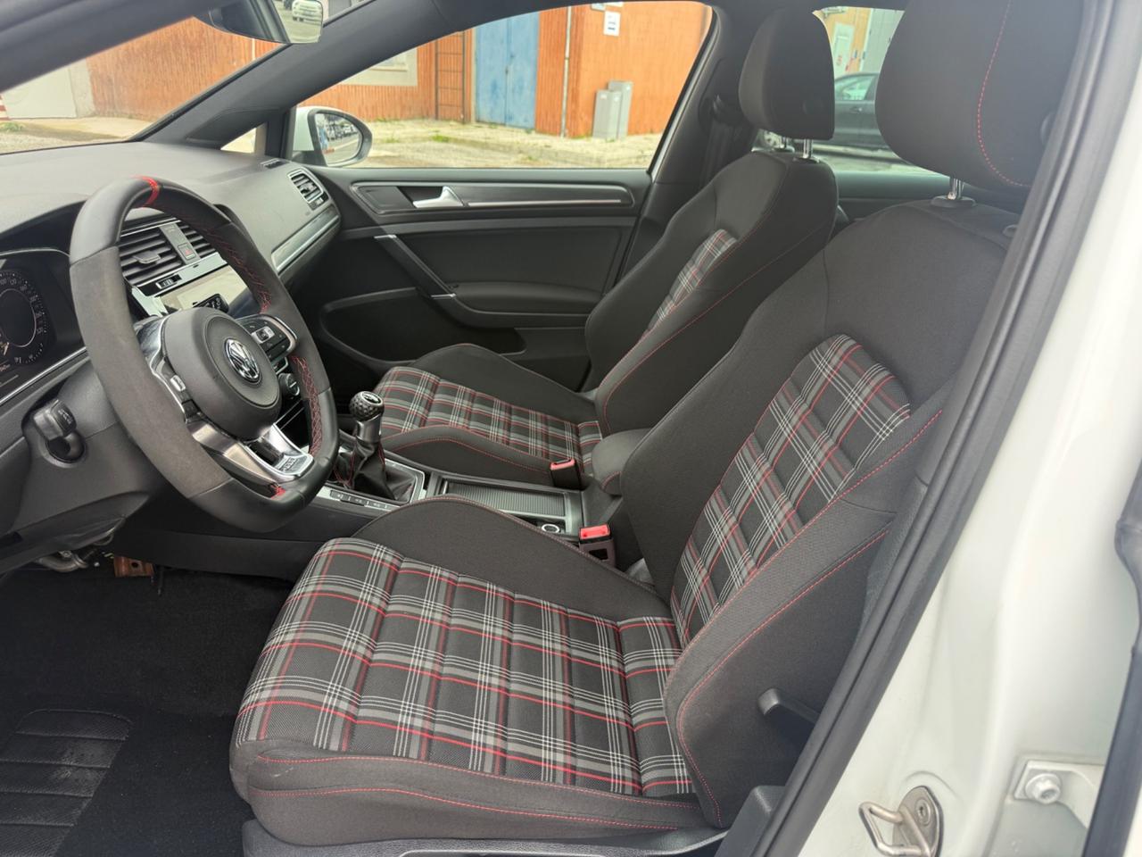 Volkswagen Golf GTI Performance 2.0 245 CV TSI 5p. BMT