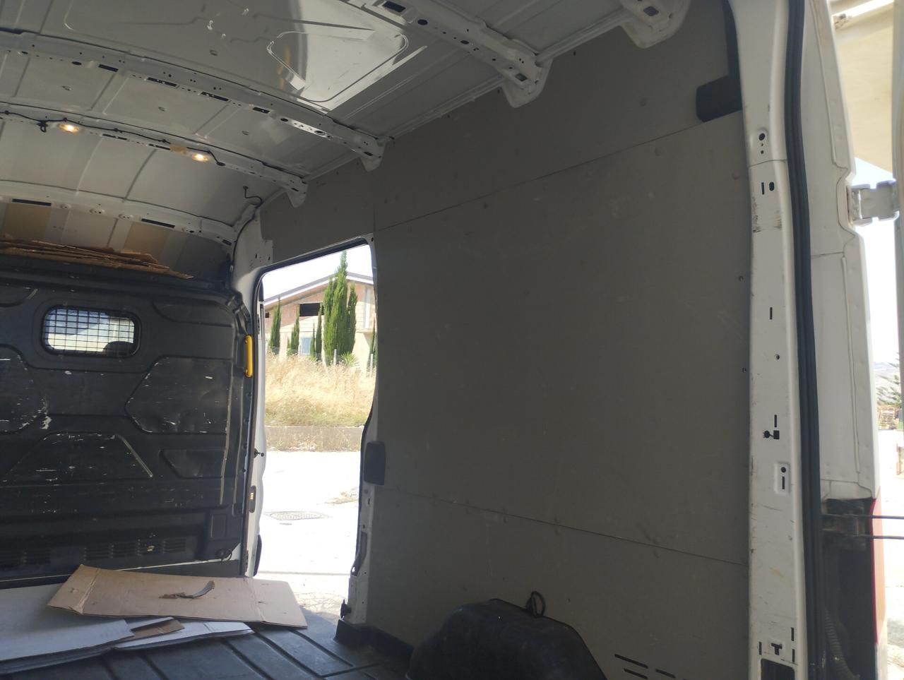 Ford Transit 350 - 2.0 TDci 170 Cv 3 Posti