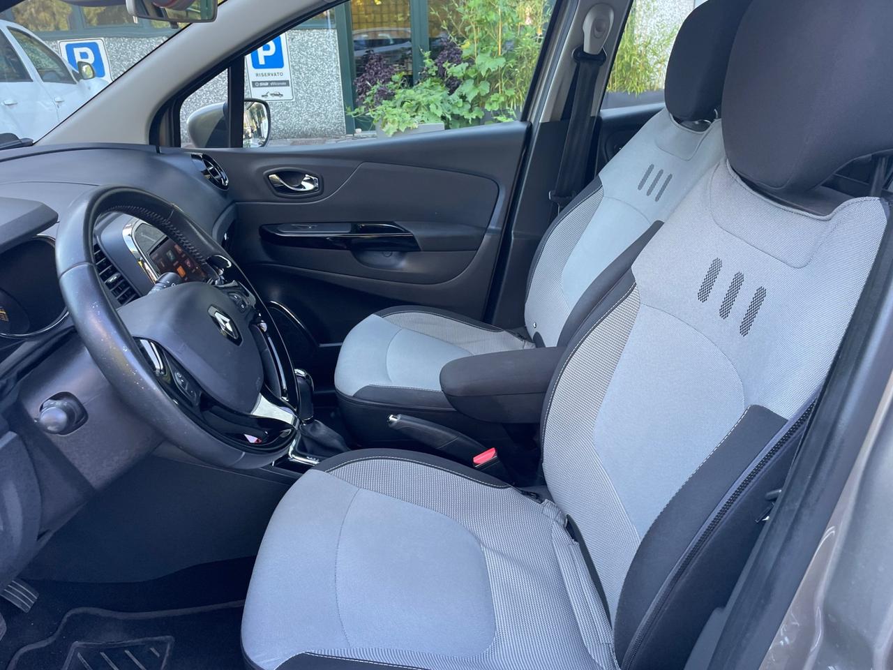 Renault Captur 1.5 dCi 8V 90 CV*Neopatentati*Automatik*Cerchi*